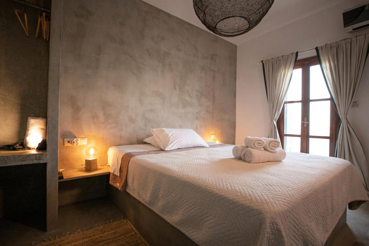 Eight Dimensions Capari Suites Elafonisos الغرفة الصورة