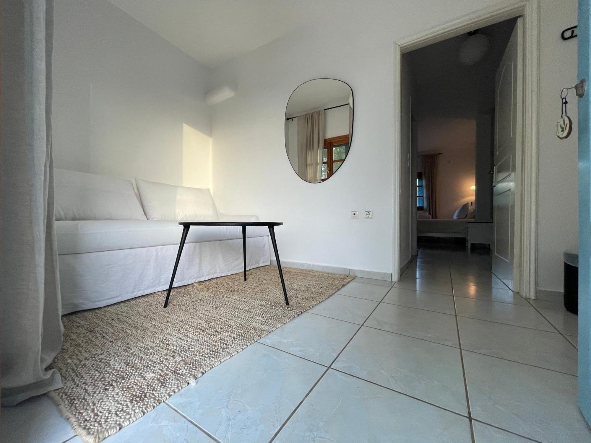 Eight Dimensions Capari Suites Elafonisos الغرفة الصورة