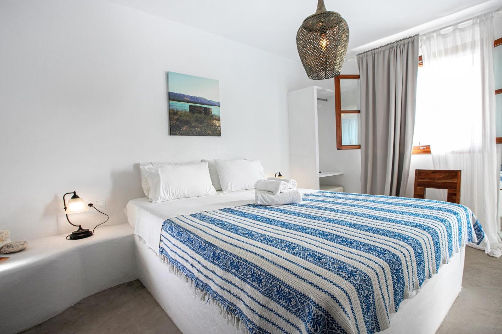 Eight Dimensions Capari Suites Elafonisos الغرفة الصورة