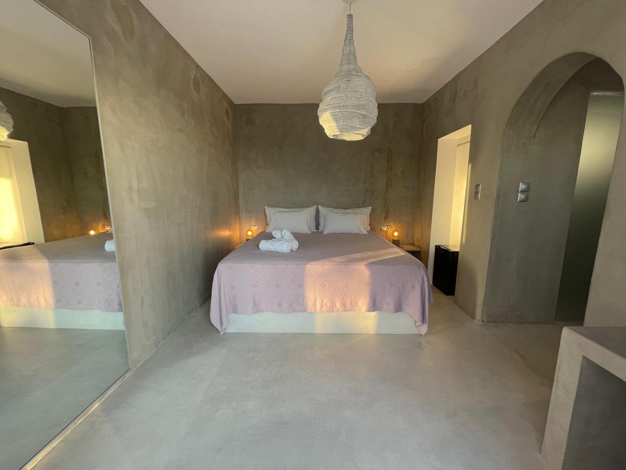 Eight Dimensions Capari Suites Elafonisos الغرفة الصورة