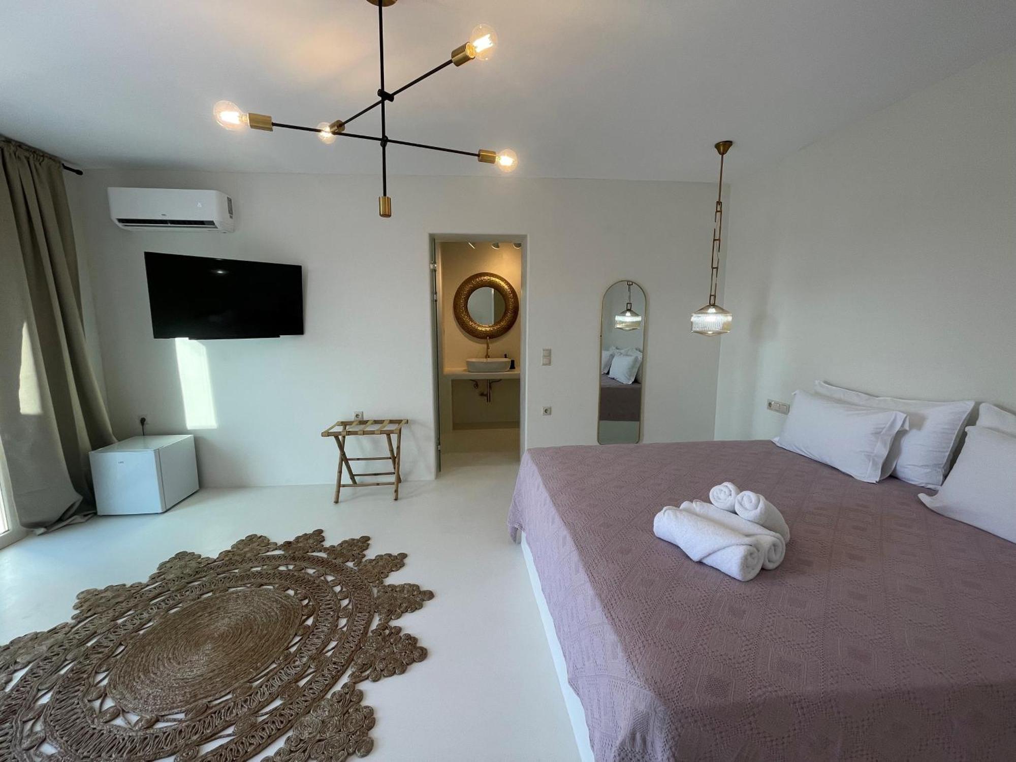 Eight Dimensions Capari Suites Elafonisos الغرفة الصورة