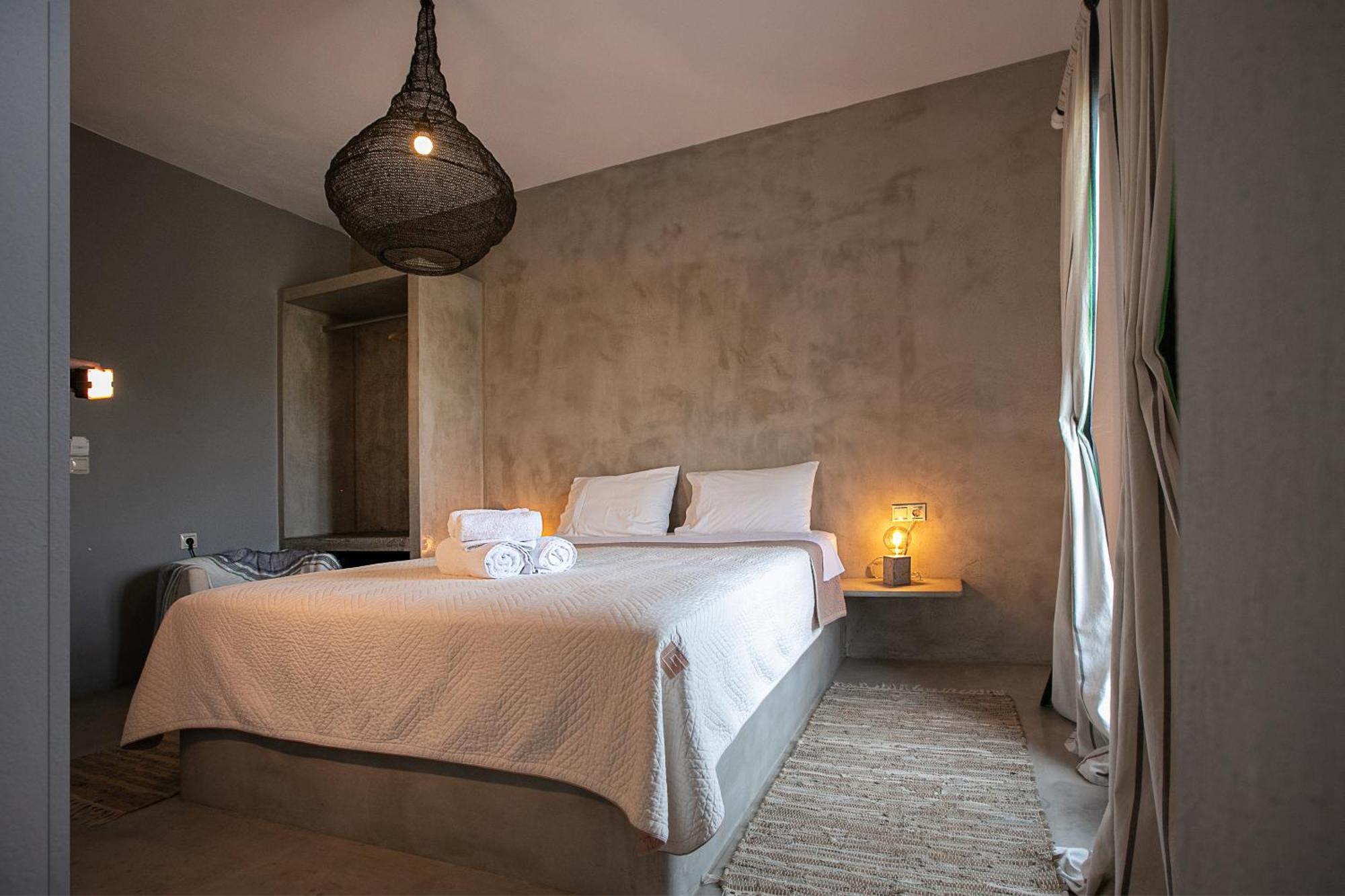 Eight Dimensions Capari Suites Elafonisos الغرفة الصورة