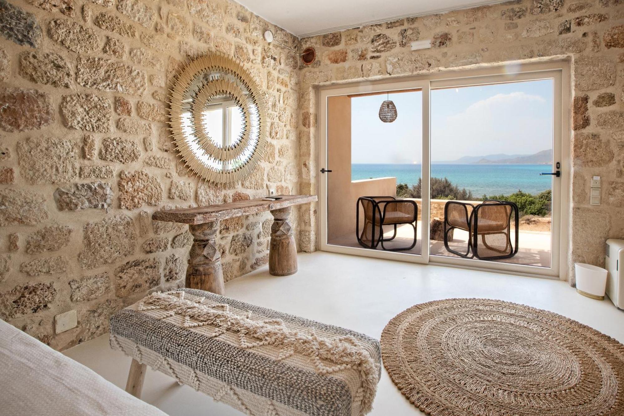 Eight Dimensions Capari Suites Elafonisos الغرفة الصورة
